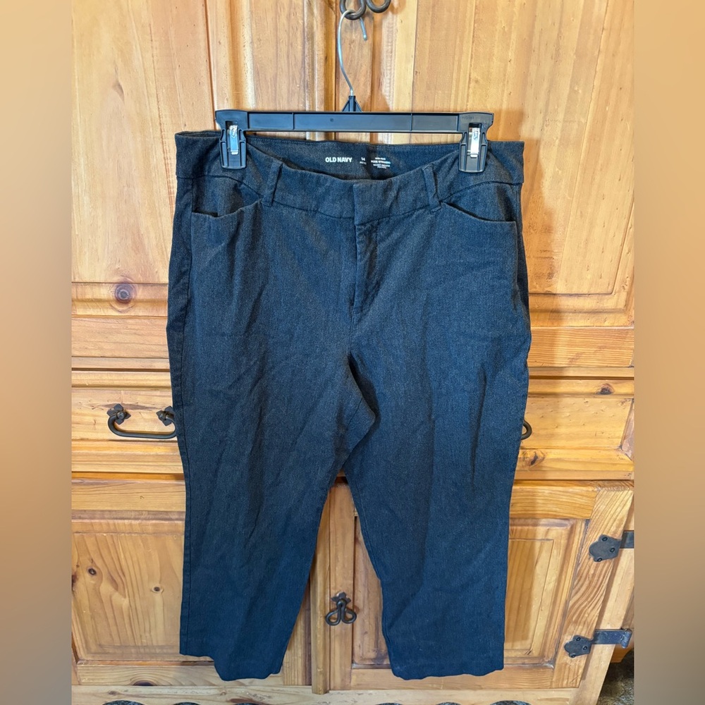 Old Navy Black High Rise pixie straight cropped pants.